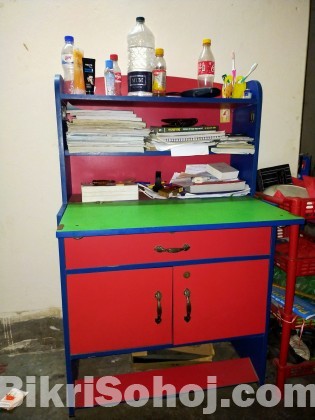 Book shelves Table